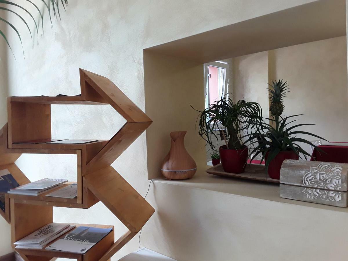 Red Lion Guest House Местре Экстерьер фото